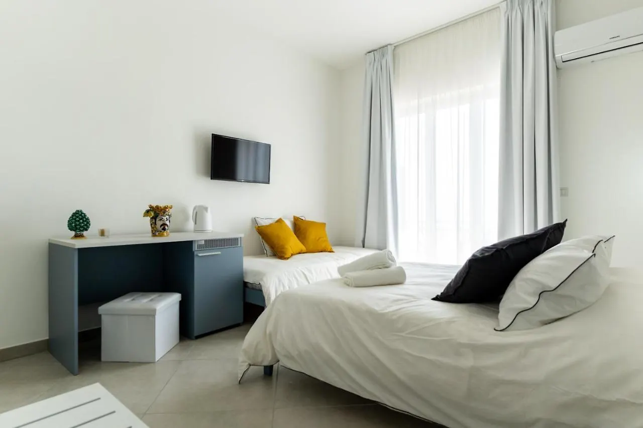 Teddu B&B Giardini-Naxos Bed & Breakfast
