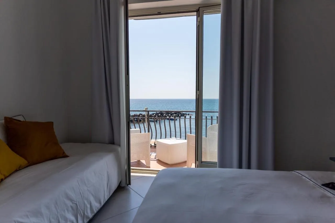 Bed & Breakfast Teddu B&B Giardini-Naxos Italië